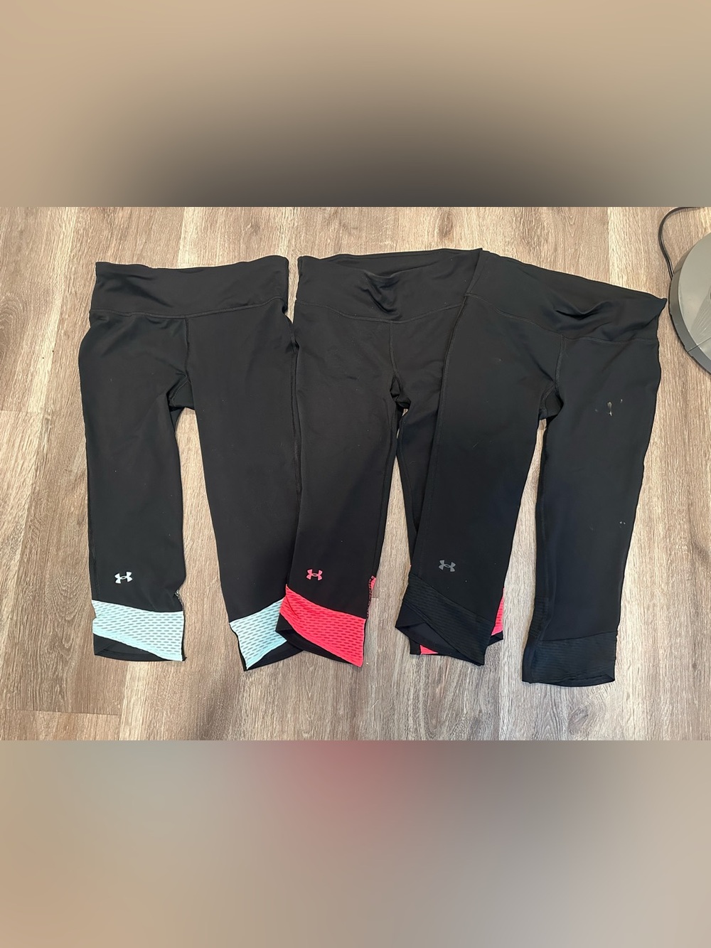 Lot 3 Women’s Small/P Under Armour Capris